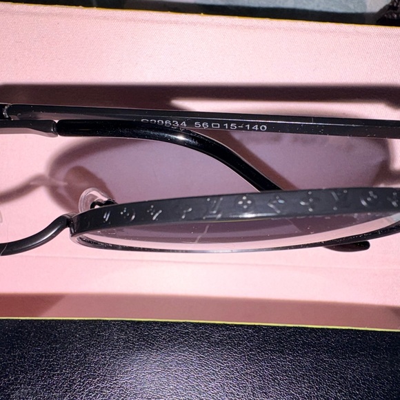 Louis Vuitton Black Round Sunglasses - Picture 7 of 15